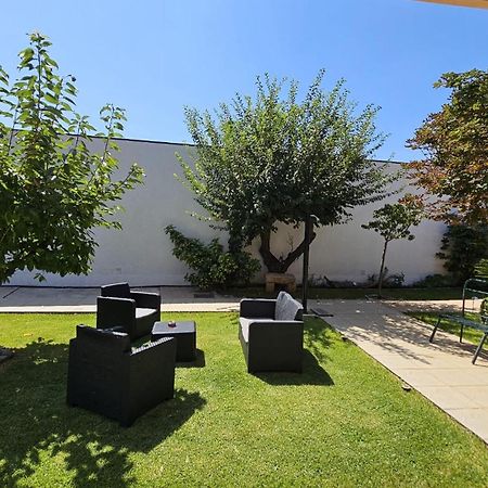 Casa Alem Rio - Quartos Para 6 Hospedes Em Санту-Тирсу Экстерьер фото
