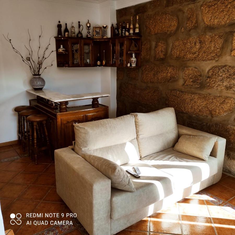 Casa Alem Rio - Quartos Para 6 Hospedes Em Санту-Тирсу Экстерьер фото