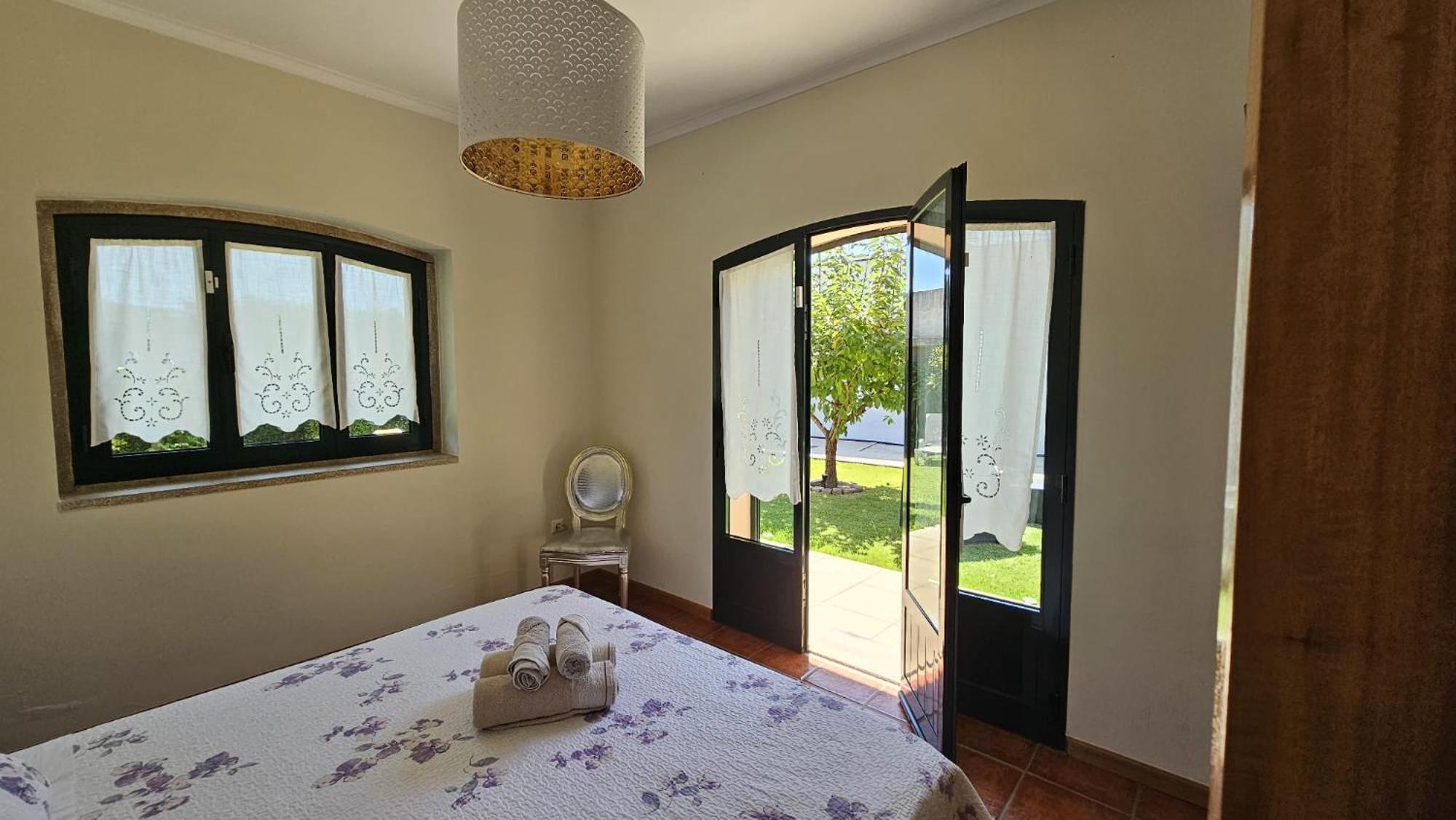 Casa Alem Rio - Quartos Para 6 Hospedes Em Санту-Тирсу Экстерьер фото